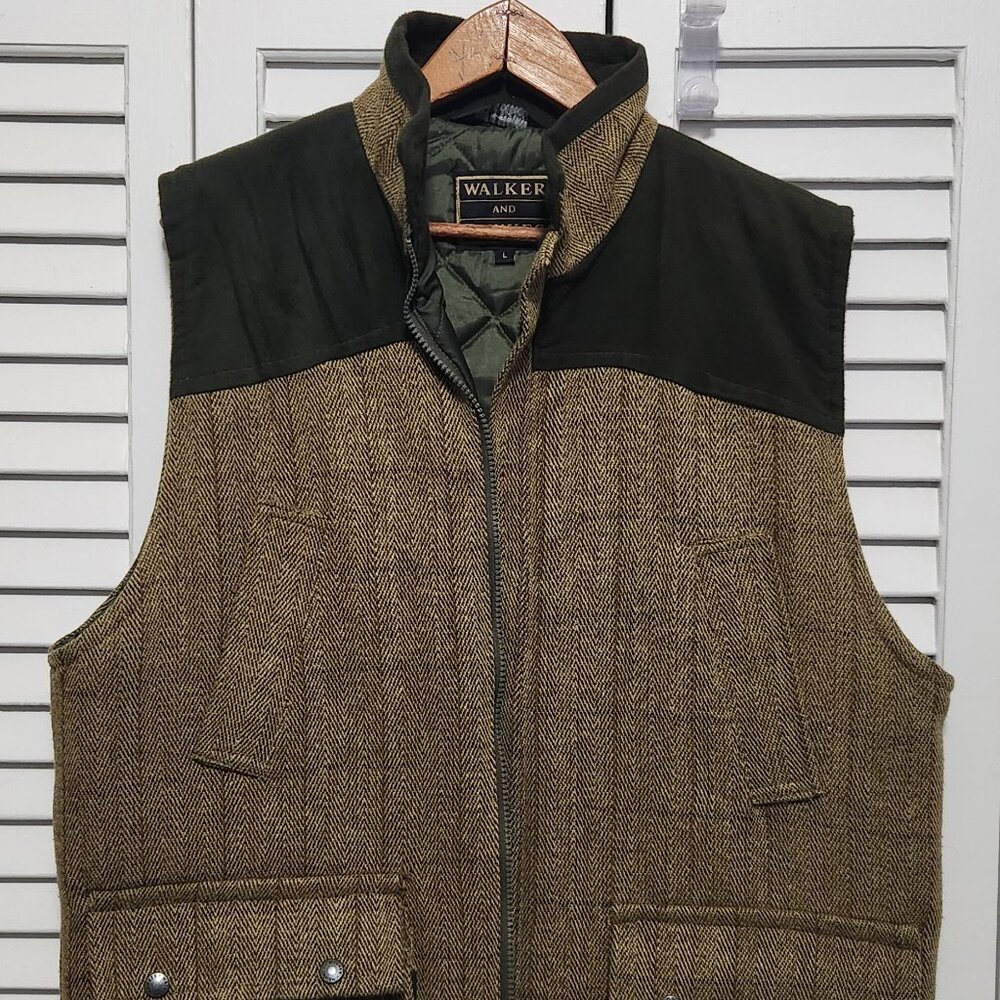 Walker & Hawkes - Men's Derby Tweed Warrington Shooting Gilet w/Shoulder Patch